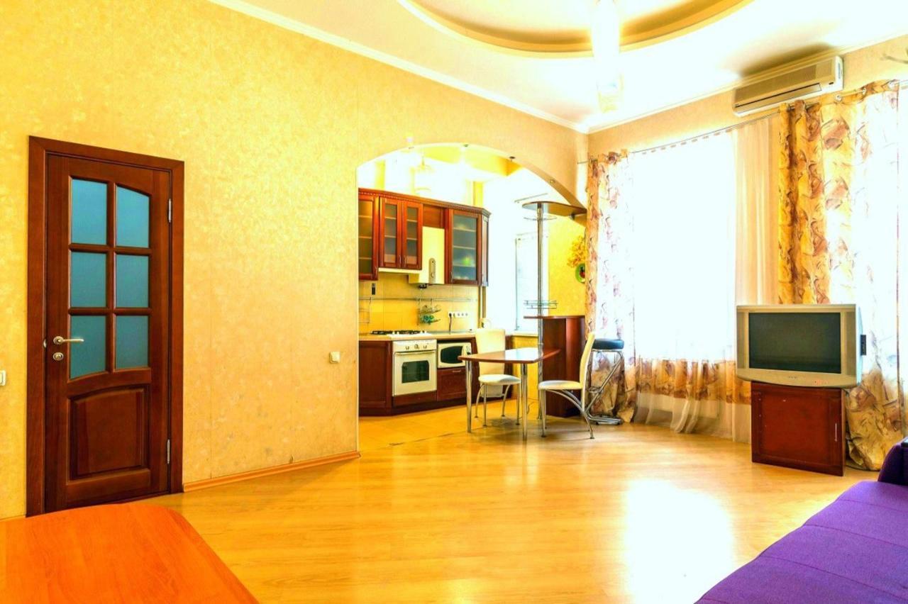Large Apartment In The Center Днепр Экстерьер фото
